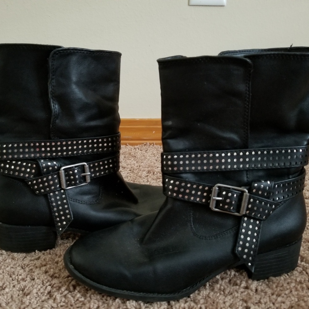 Black Simply Vera boots